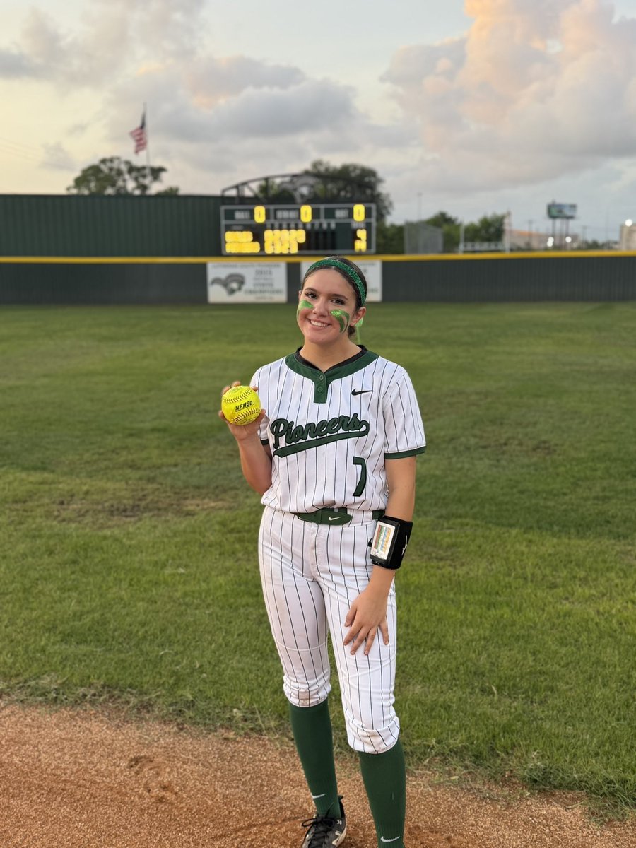 LSASoftball's tweet photo. Sophomore @Kendall_Putnal launches her 7th home run of the season! 🥎💣 https://t.co/KPL5BdnL43