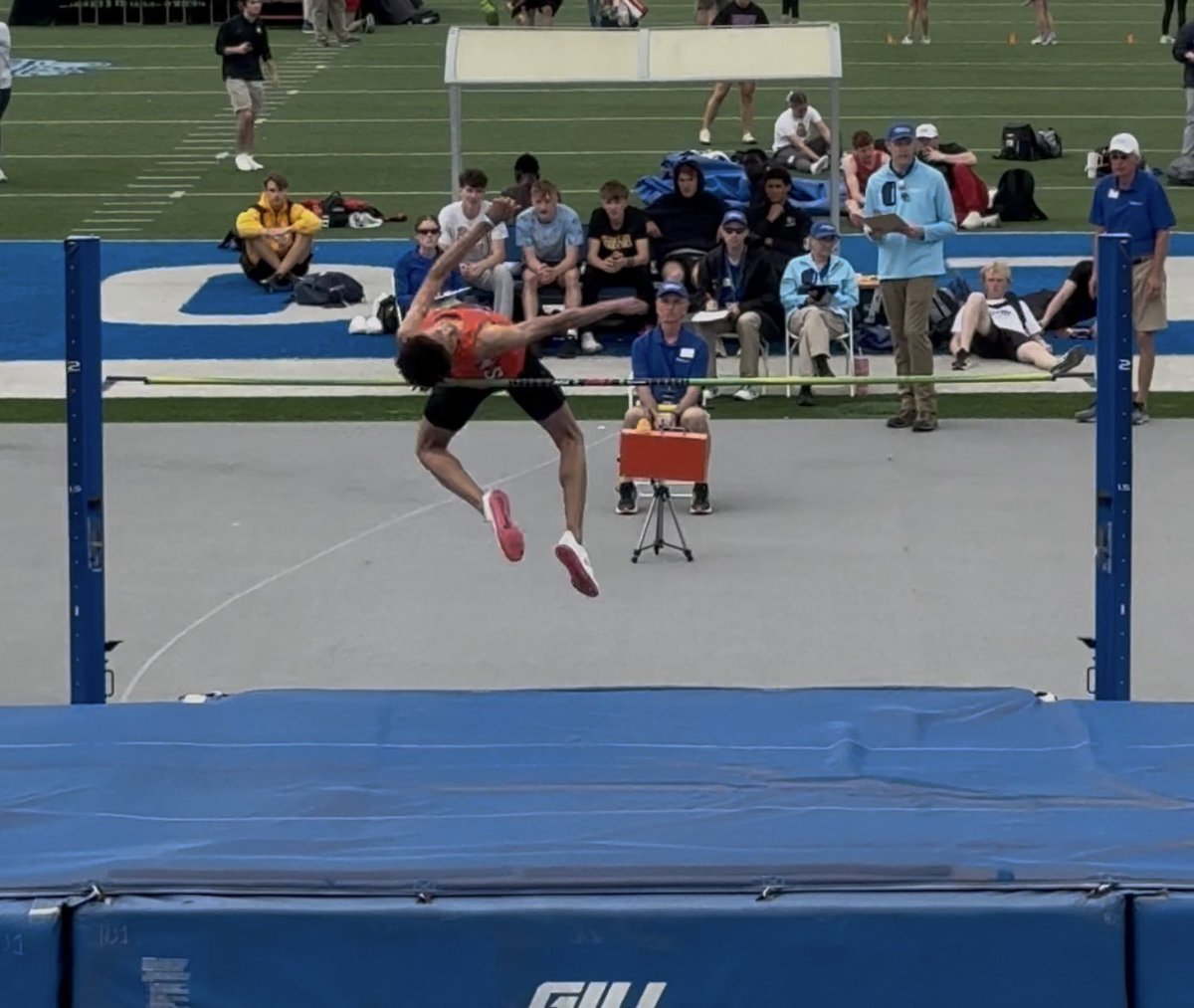 FFTrojanTrack's tweet photo. Eli Zillman and Coach Pacha had another nice day at the blue oval. Zillman takes home a fourth place medal at the Drake Relays with a leap of 6-6. #blueoval #trojanjumps https://t.co/gEHcmGDR2B