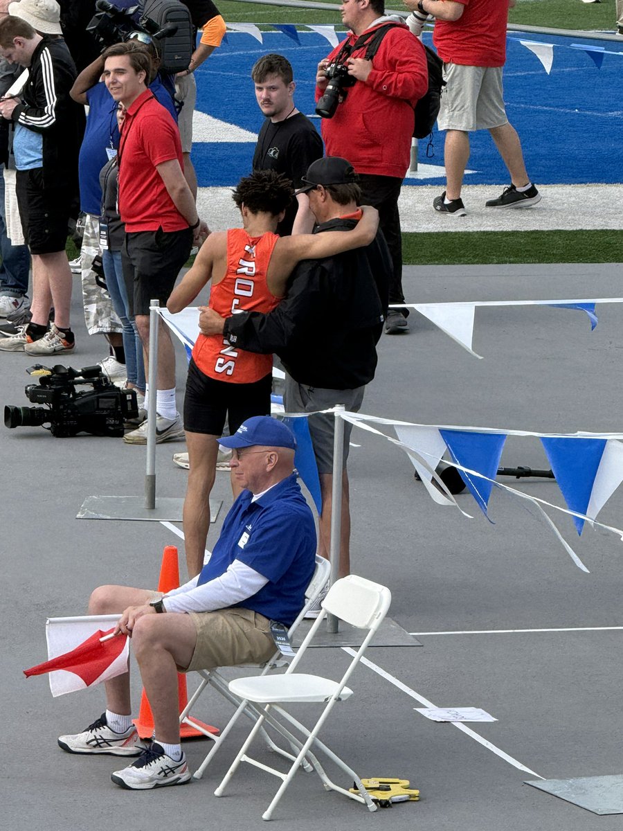 FFTrojanTrack's tweet photo. Eli Zillman and Coach Pacha had another nice day at the blue oval. Zillman takes home a fourth place medal at the Drake Relays with a leap of 6-6. #blueoval #trojanjumps https://t.co/gEHcmGDR2B