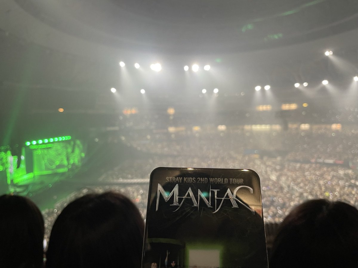 사라 tweet media