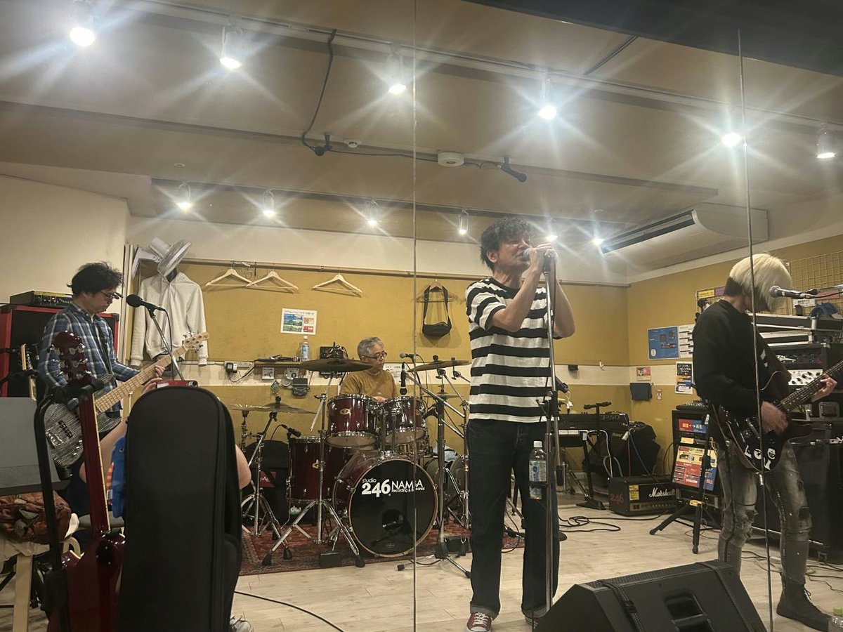yoshithe69's tweet photo. 水曜日はロッテンマイヤーのスタジオでした！5月のチクタクのイベントでのいつものロッテンマイヤーではやらないちょっとした試みのリハーサル等やってきました😁
5月16日（土）堺チクタク
6月27日（土）緑橋戦国大統領 https://t.co/bLZfu26eEc