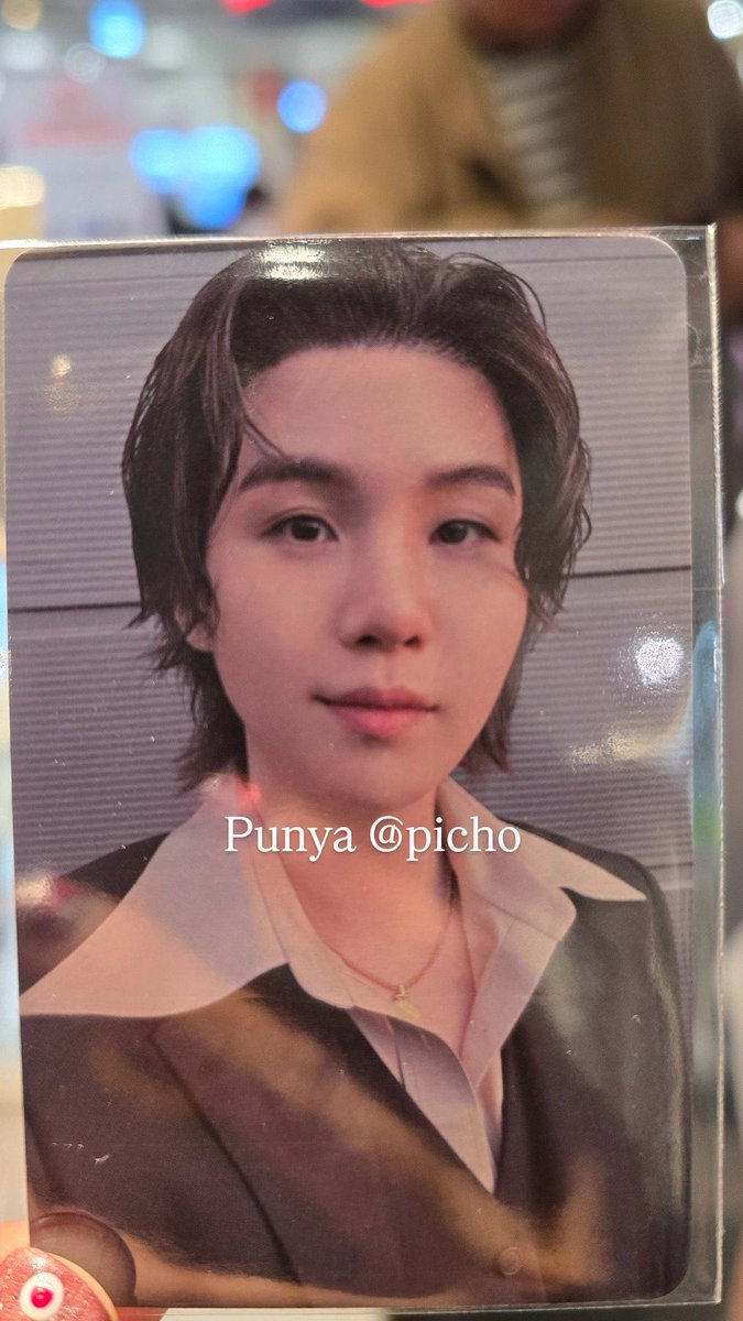 camlovesyoongi's tweet photo. OH MY GOD THIS PHOTOCARD I NEED IT https://t.co/YZnvtYqVju