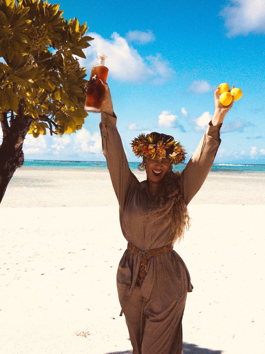 🚨 BEYONCÉ COMEMORANDO O ANIVERSÁRIO DE 10 ANOS DO “LEMONADE”.