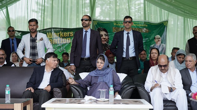 RisingKashmir's tweet image. #Govt failed to deliver on poll #promise: #MehboobaMufti

Reports Umar Mehraj

@MehboobaMufti @jkpdp

risingkashmir.com/govt-failed-to…