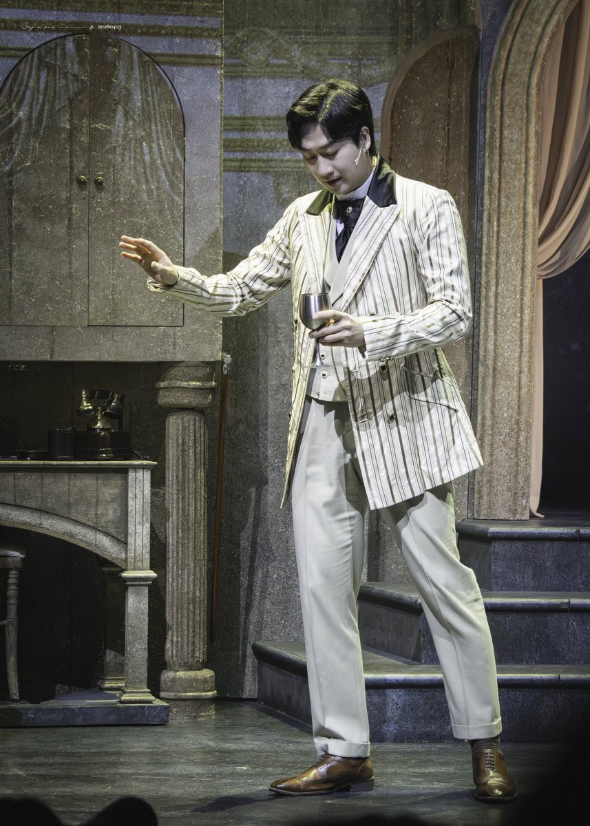 260423 <디아길레프> 스페셜 커튼콜
M. 썽떼 (Santé)!

디아길레프 #안재영

🍷