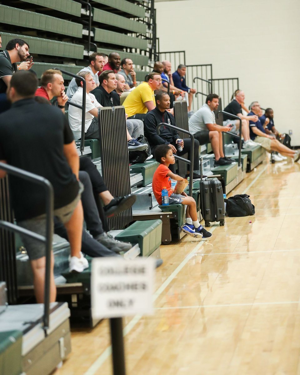 Phenom_Hoops's tweet image. Interested in Phenom Hoops' Scouting Service' (College Coaches Only)

Fill out the form and let's get in touch!
#PhenomHoops 

Link: phenomhoopreport.com/college-coache… 

@Coach_Rick57 @colbylewis20 @POBScout @JeffreyBendel_ @ty1ewis @UnderratedAthl_