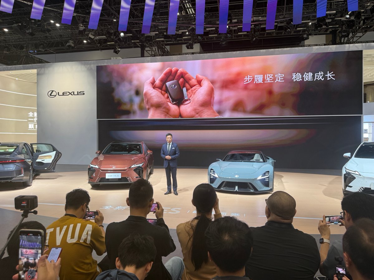 MotorFanweb's tweet image. 北京モーターショー。レクサスのプレカンは新型ES推し。それからレクサスLFAコンセプト！

#北京モーターショー
#lexus