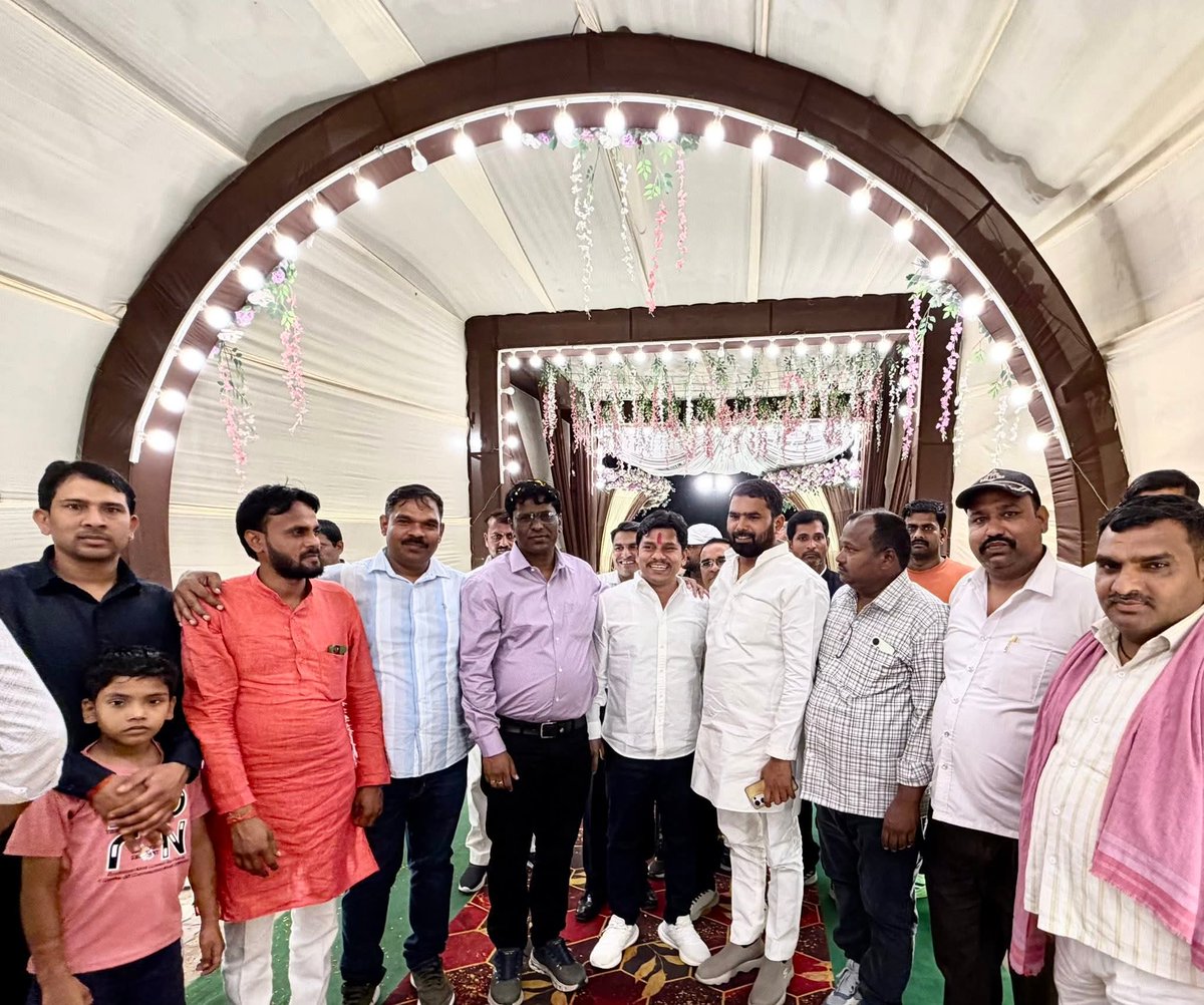कल अपने प्रयागराज शहर पश्चिमी विधानसभा क्षेत्र के विभिन्न शादी समारोह में सम्मिलित होकर शुभकामनाएं दीं।