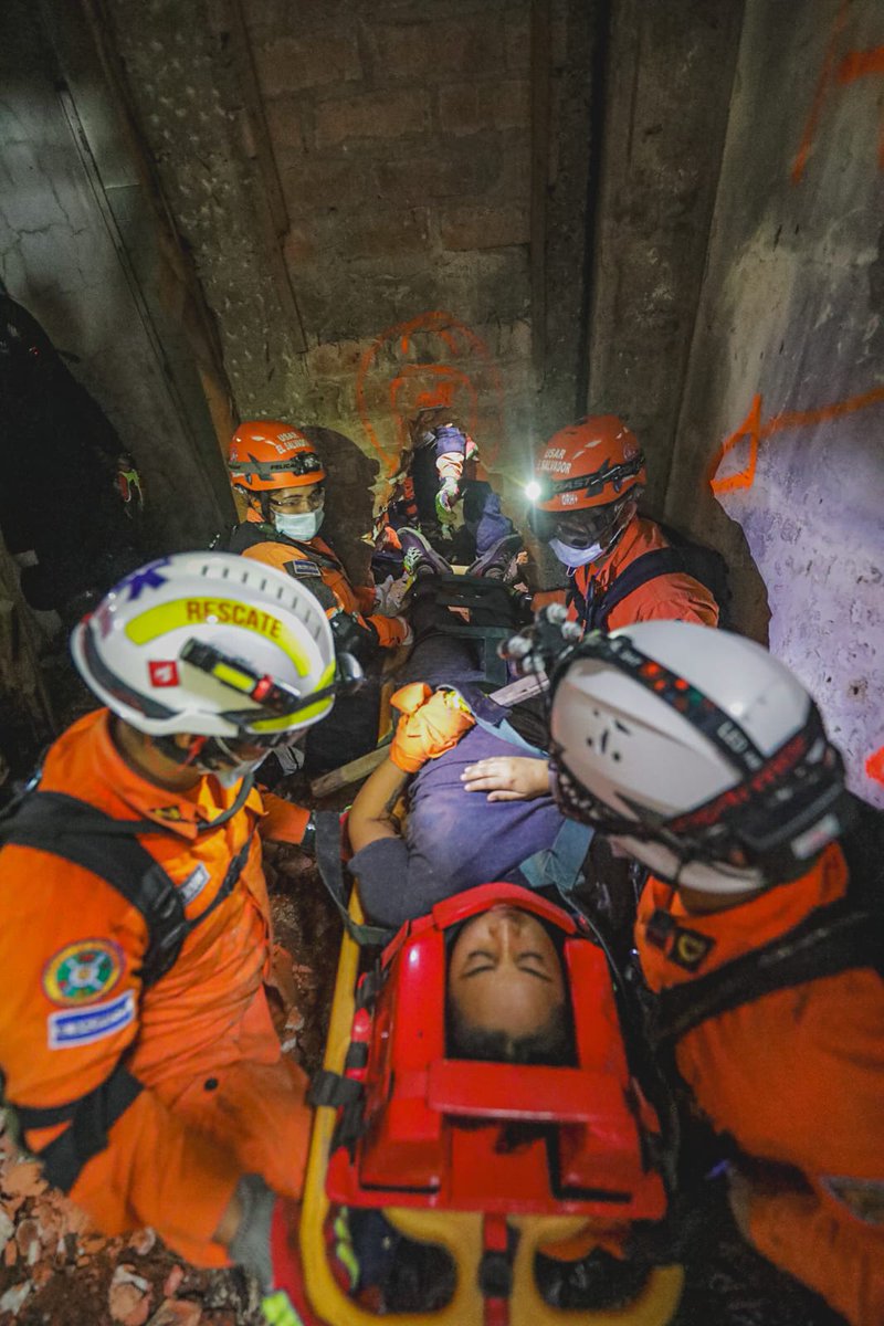 Bomberos El Salvador 🧑‍🚒🚒🇸🇻 tweet media