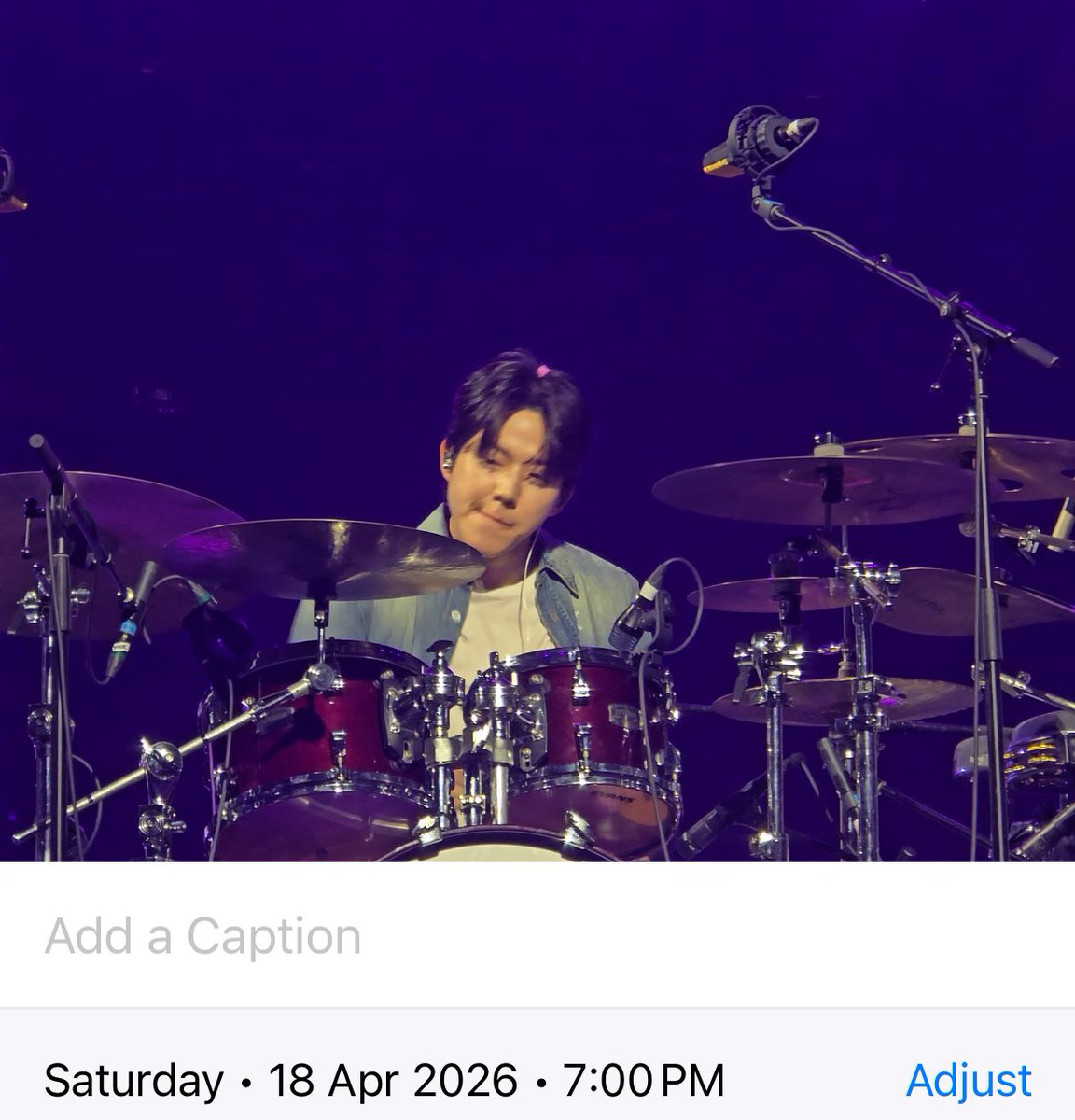 n4tionpride's tweet photo. oh my god the alert came in when i saw yoon dowoon during I Smile sigh he really makes my heart beats faster #scientifically #real
#day6insg #thedecadeinsg https://t.co/ODGOjH5AYt