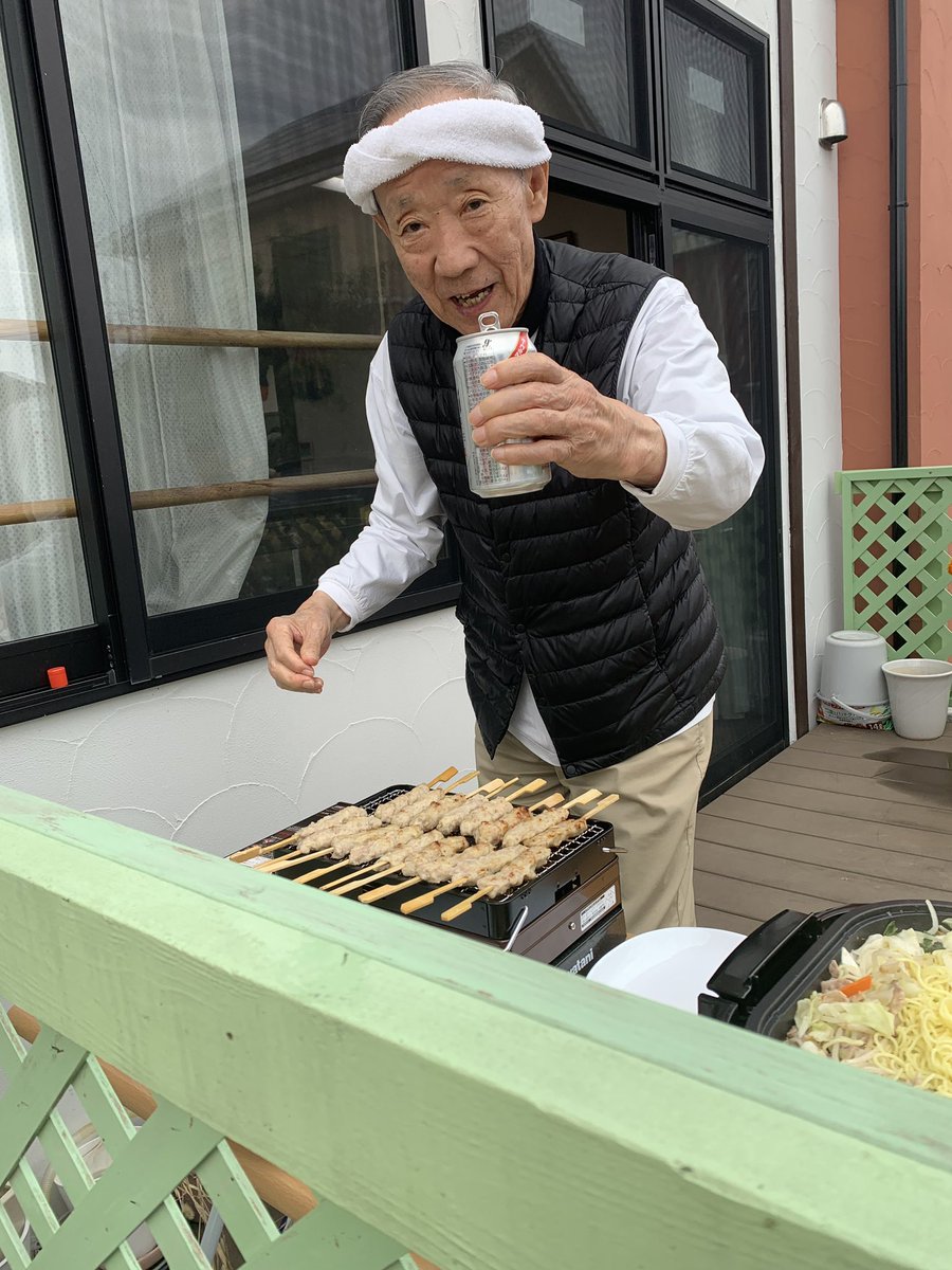 #中井町
#グループホーム

◆はなの里の特徴◆
少人数で家庭的な環境。
その方らしい生活を大切に。畑や料理など自然に関わる生活をしています。

空室1室｜即入居可能（R8.4/24現在）

「いくつになっても、その人らしく。」

施設:中井町北田414
問合せ:0465-80-3221

お気軽に問合せください。