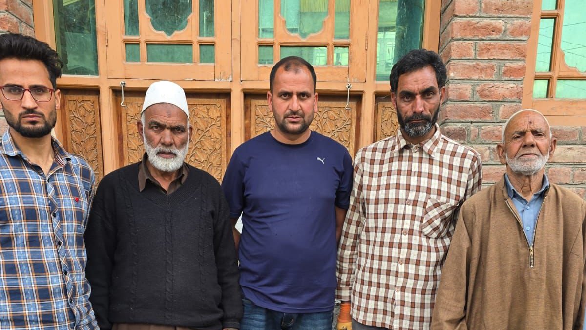 saima_inc's tweet image. We are humbled to share that we have donated 17 generators (3000 KV) to various religious places, in BK Pora, Budgam, Jammu &amp;amp; Kashmir.

#CommunitySupport #Service #JammuAndKashmir #GivingBack #HumanityFirst #BKPora #Budgam