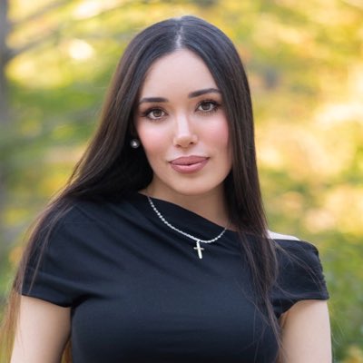 advocate_kalu's tweet image. Start your day with a smile 😊 
Have a great day 💥 
Good morning 🌞 all everyone 🍁 
#Morningvibes #smile