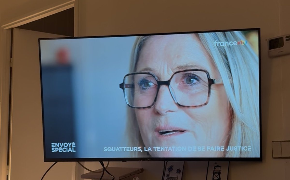 PoussetKar79007's tweet photo. Suite au reportage d’ #EnvoyéSpécial d’hier soir sur #france2 je tenais à remercier Lisa pour ce reportage qui souligne l’inefficacité des pouvoirs publics sur les affaires de #squats. Sachez également Monsieur le #prefet de la #gironde que je ne vais ps en rester là ! https://t.co/lSGuB1qK5C