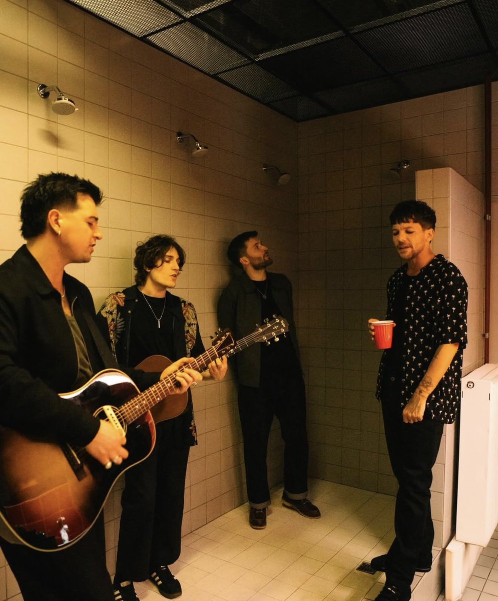 canders_crew's tweet photo. More of @isaacandersonuk ´s dump about the EU tour
📸 : original owners / Isaac’s Instagram
#isaacanderson #canders #hdwghtour #louistomlinson #louies https://t.co/8c3qAVOskn