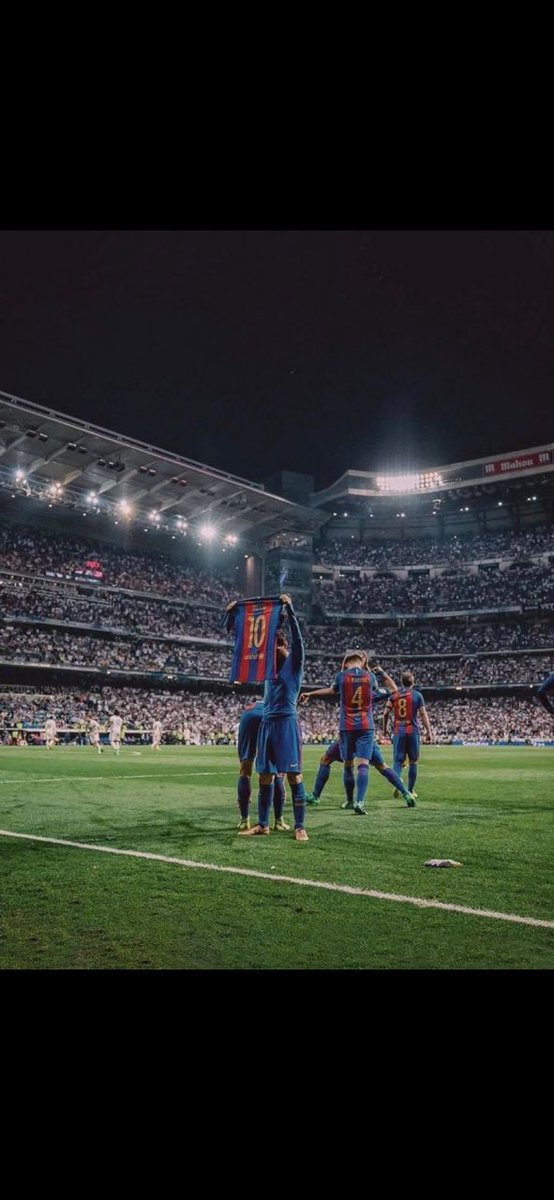 bigdicei's tweet photo. 🕰️ 𝑵𝒊𝒏𝒆 𝒚𝒆𝒂𝒓𝒔 𝒂𝒈𝒐 𝒕𝒐𝒅𝒂𝒚… 

In the 92nd minute, Leo Messi scored the winning goal in El Clásico. 🫨💙❤️

He delivered one of the most iconic celebrations of recent years in front of the Real Madrid fans at the Bernabéu.

𝐏𝐔𝐑𝐄 𝐀𝐔𝐑𝐀 🥶✨ https://t.co/CKwaBUtnTG