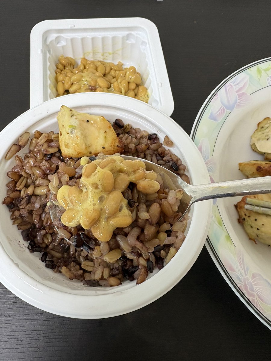 Gold_sla tweet media