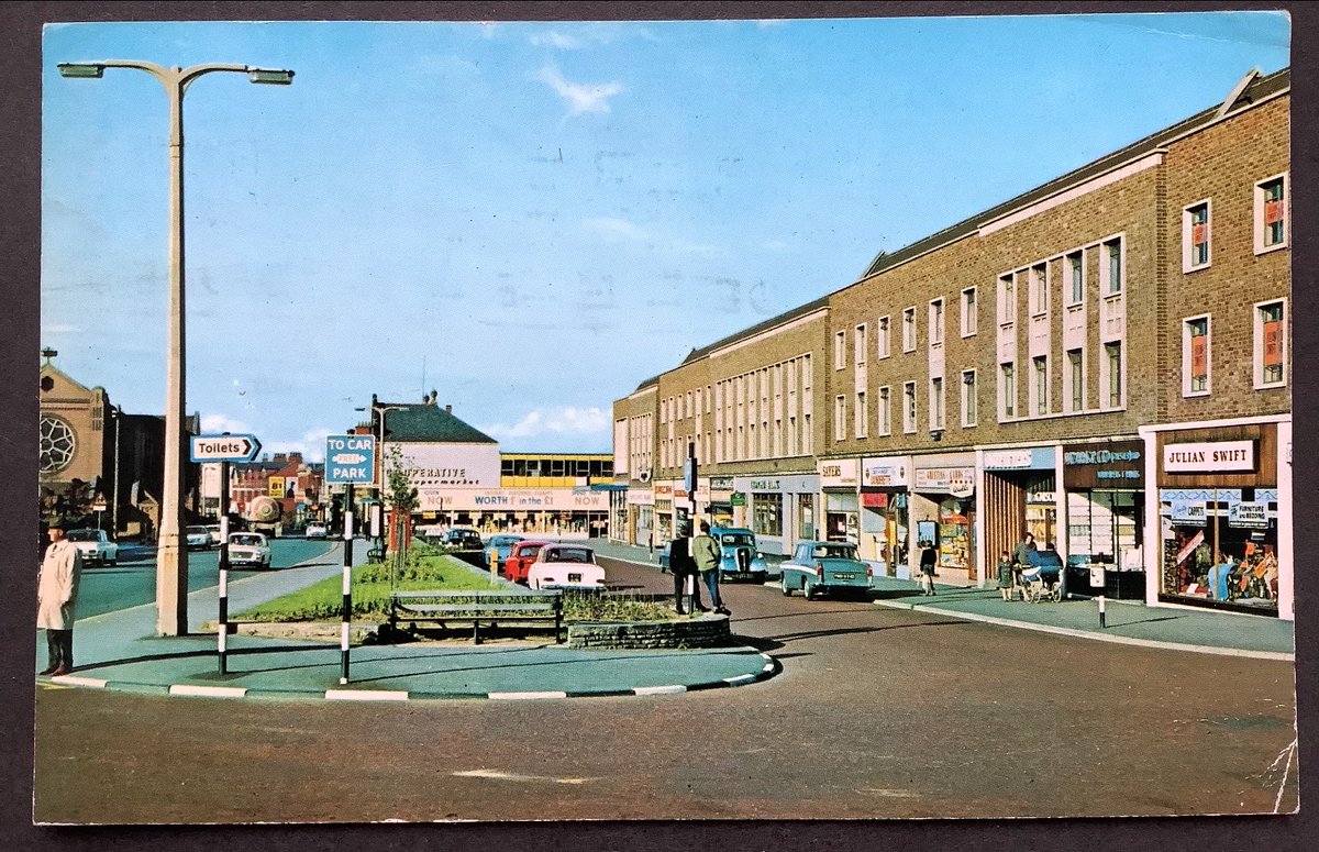 PaulSuttonKing's tweet image. It’s time for the Friday no googling #Postcard challenge. Another tough one this week but if you don’t recognise it immediately there is a clue that narrows down the geographical area. Good luck. Remember, no prizes, you just get to bathe in the glory for the rest of the day!