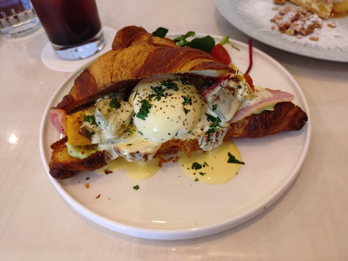 あかつき tweet media