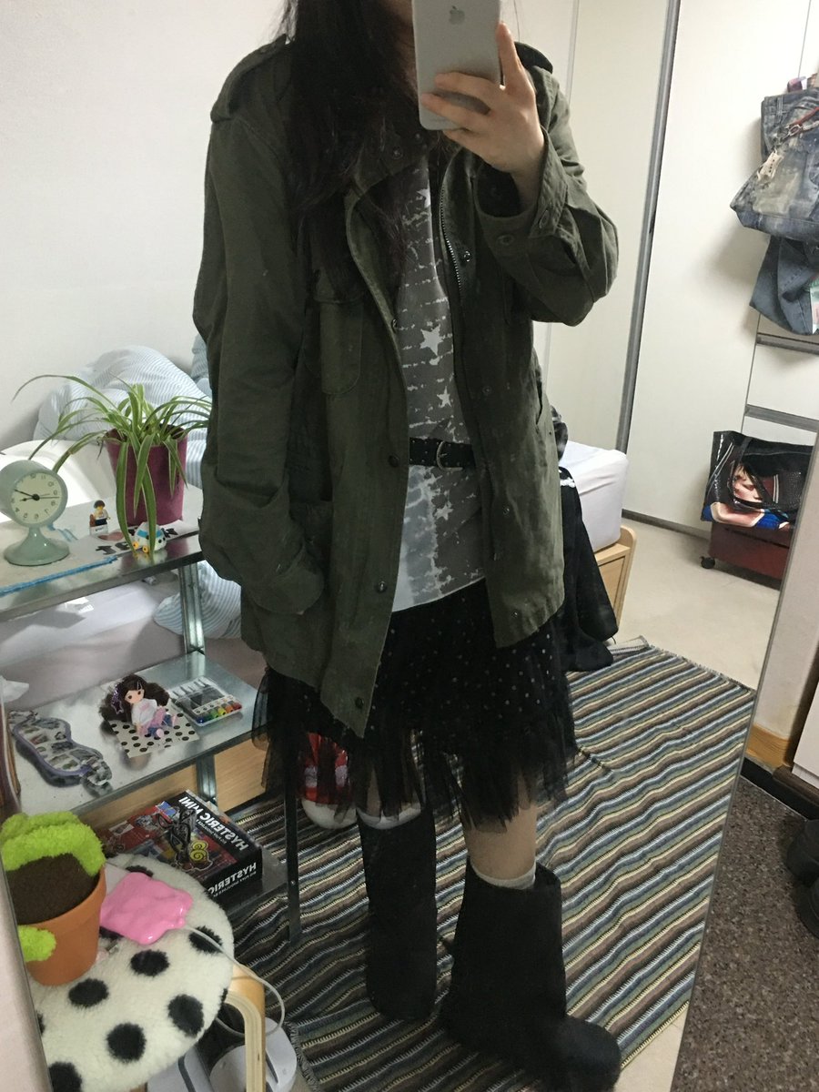 0urloveisgreatt's tweet image. #gift #협찬 

엔와이엑스엑스 여름 시즌 
봄에는 아우터 안 이너로
여름에는 단독으로 넘 좋은듯...

@nyxx_space #nyxx