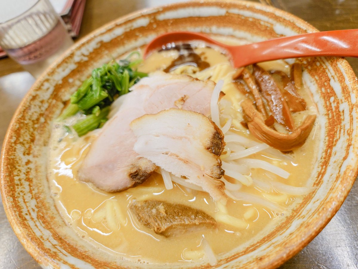 すみっこキティ tweet media