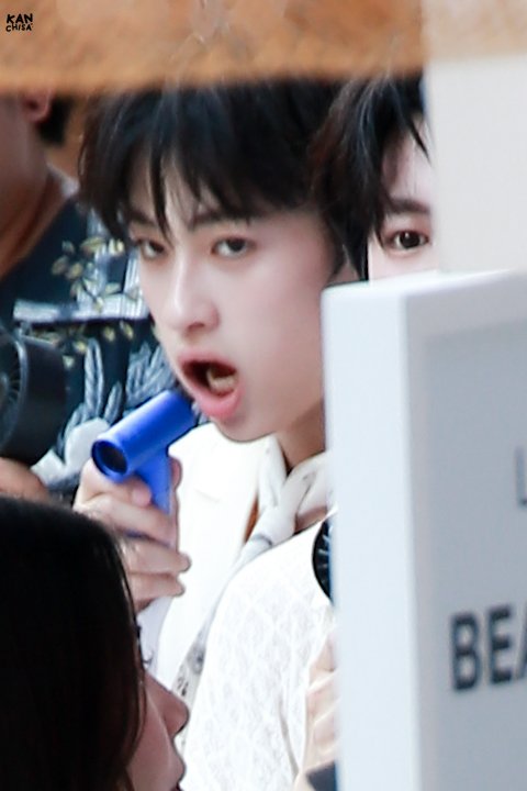 ─ • ᴋᴀɴᴄʜɪsᴀ tweet media