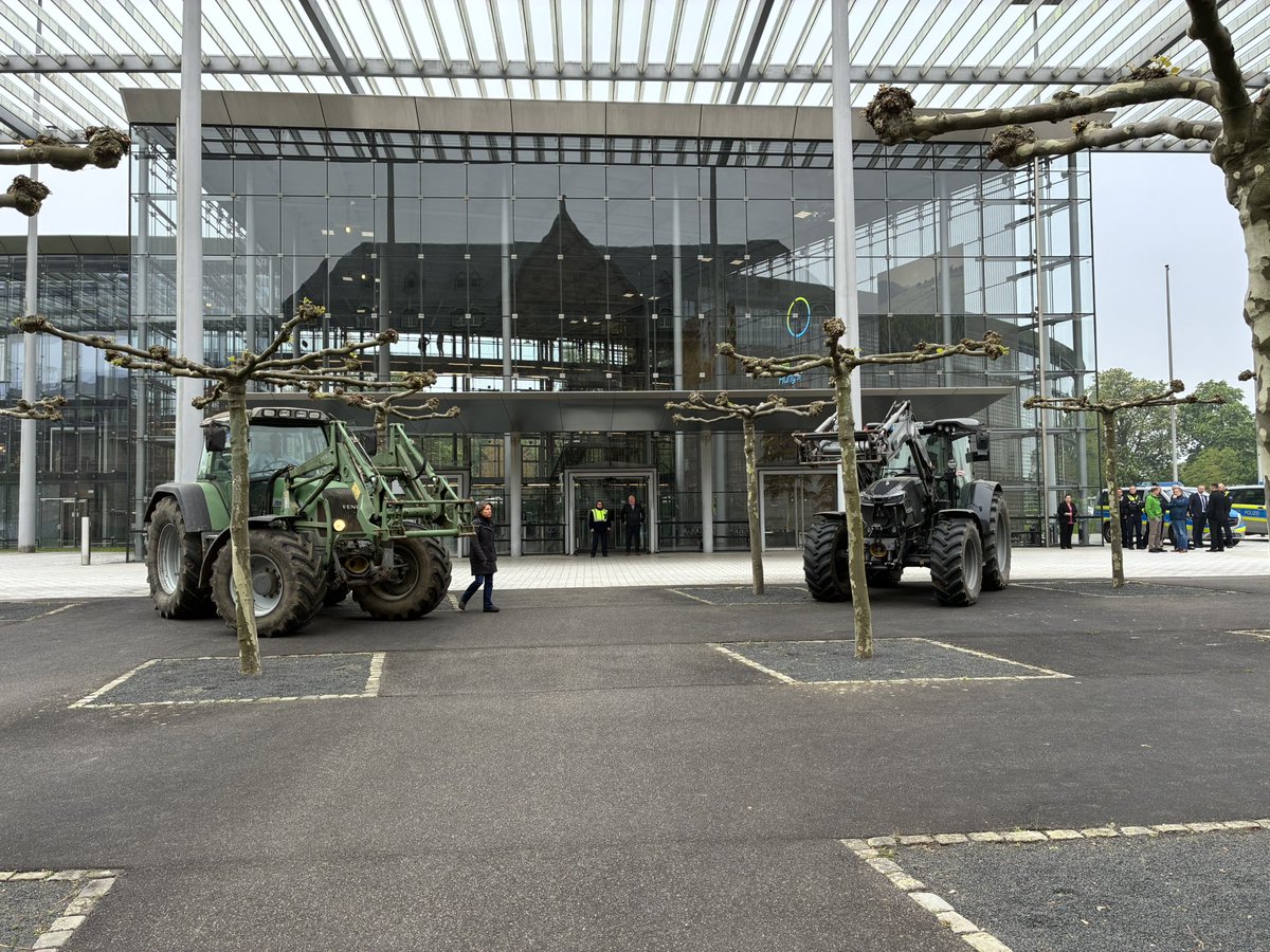 Bayer im Dialog tweet media