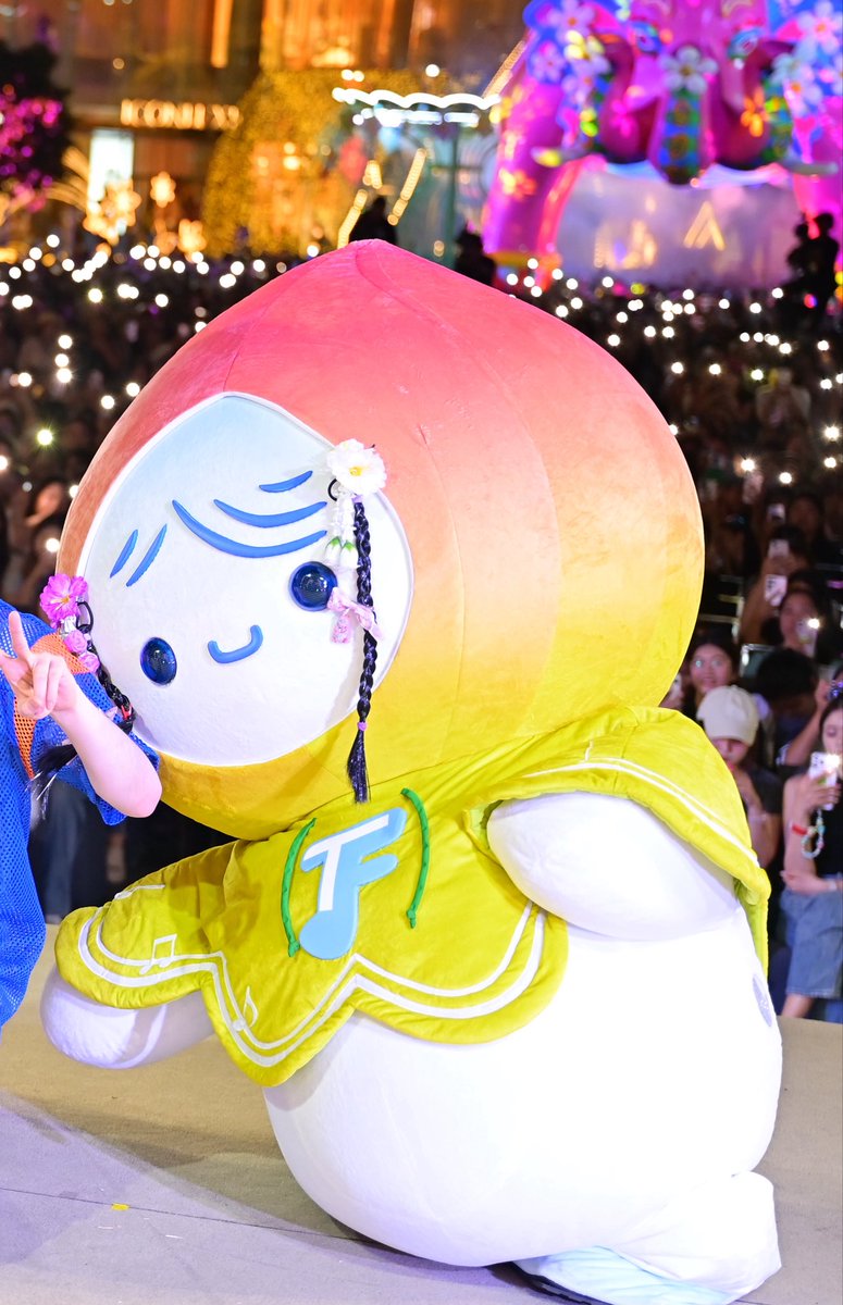 <a href="/Rainy_Domundi/">Rainy</a> แนะนี่มะอึ่งตงไน๋ละ5555555555555555🙂‍↔️🐸 พุงแล้วเท้าเลย ขาอาจจะยัง 😣

#RainyTF #OhAe #ICONSIAMSongkran  
#สงกรานต์ที่ไอคอนสยาม #ICONSIAM