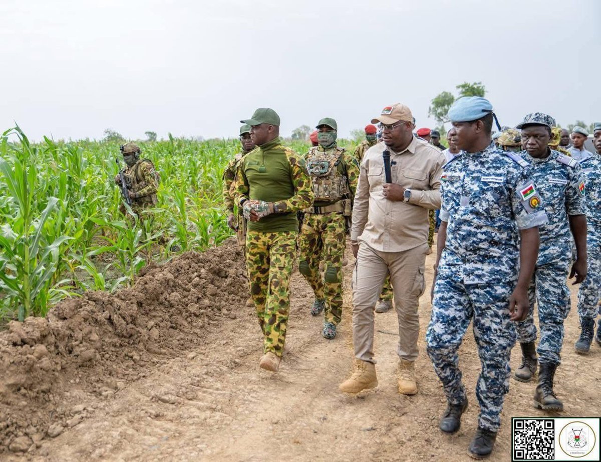 TchadOne's tweet image. #Tchad 🇹🇩 | Prisons : au Burkina, Ibrahim Traoré ouvre les champs ; au Tchad, les détenus crèvent de faim

Le 22 avril 2026, le président burkinabè Ibrahim Traoré a posé un acte rare en se rendant au Centre pénitentiaire agricole de Baporo, une structure où les détenus