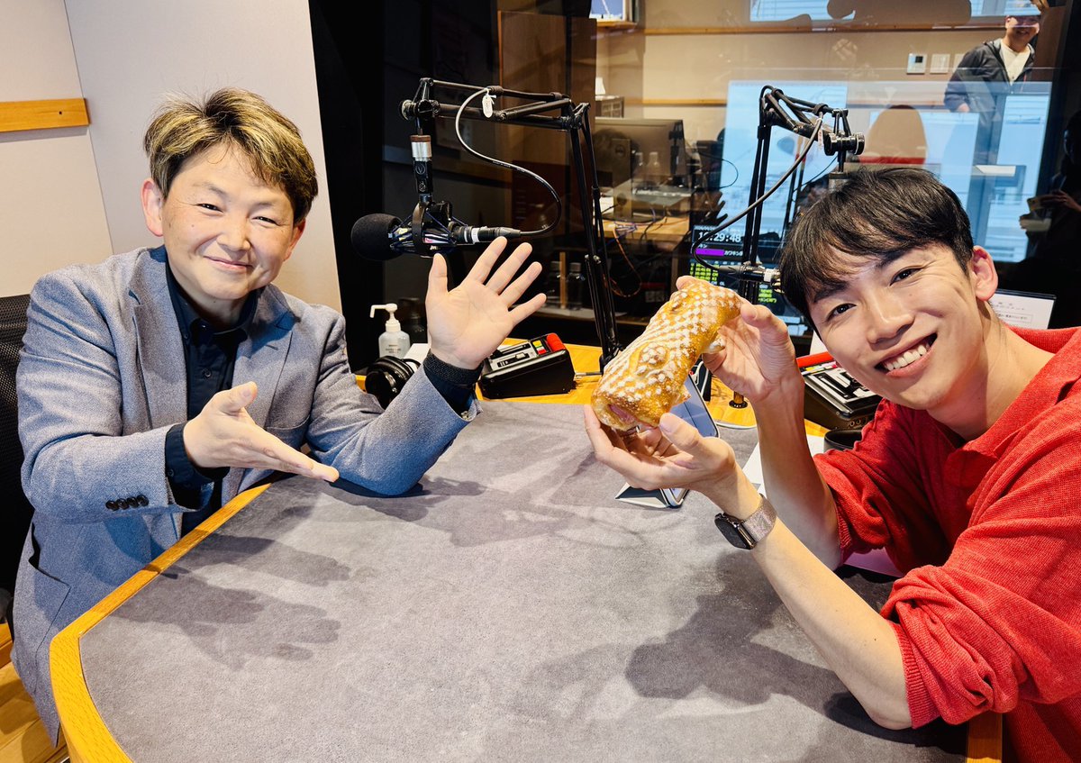 【🌟イベント情報🌟】

／
第２回 #神戸ハーバーランドumie パンマルシェ
with #KissFMKOBE
＼

#dannapan の内山さんをお迎えしました🙌
#川田一輝 は5月4日(月)10:00～15:00 出演✨

コラボパンは…
『さかなのおにいさん かわちゃんの ジンベエザメパン』

HP：kiss-fm.co.jp/information/74…

#カワキン