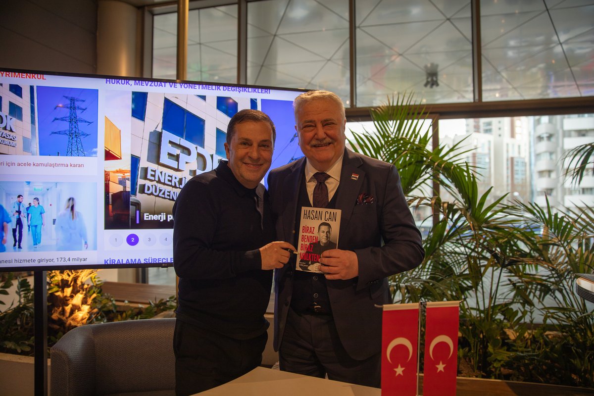 RemaxTower's tweet photo. Etkinliğimizin devamında gerçekleşen imza töreninde, RE/MAX Tower brokerlarımızın imza anları ve sürece verdikleri güçlü katkı yer alıyor. Aynı zamanda RE/MAX Tower danışmanlarımız da bu anlamlı süreçte imza sırasında aktif olarak yer alarak organizasyona eşlik etti. https://t.co/dhlmSkjE3N