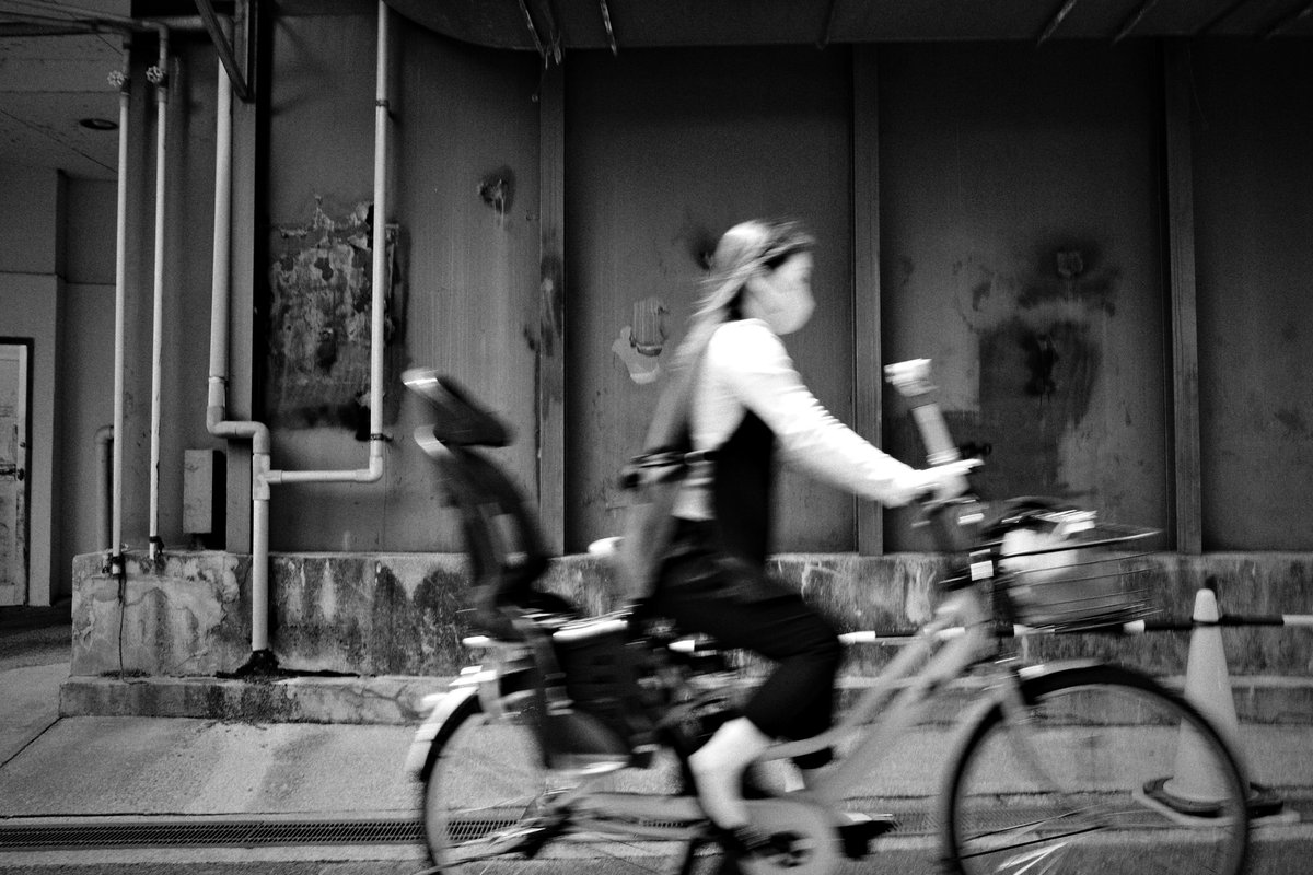 wao_camera's tweet image. 岡町　

GRⅣ monochrome
#GR4monochrome #SnapShot 
#monochrome 
#streetsnap