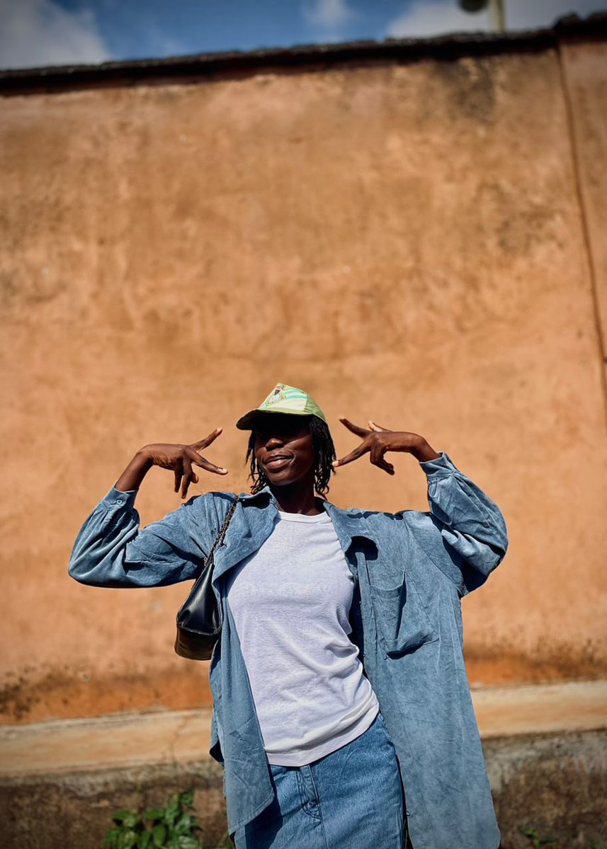 TheLadyThatStandsOut tweet media