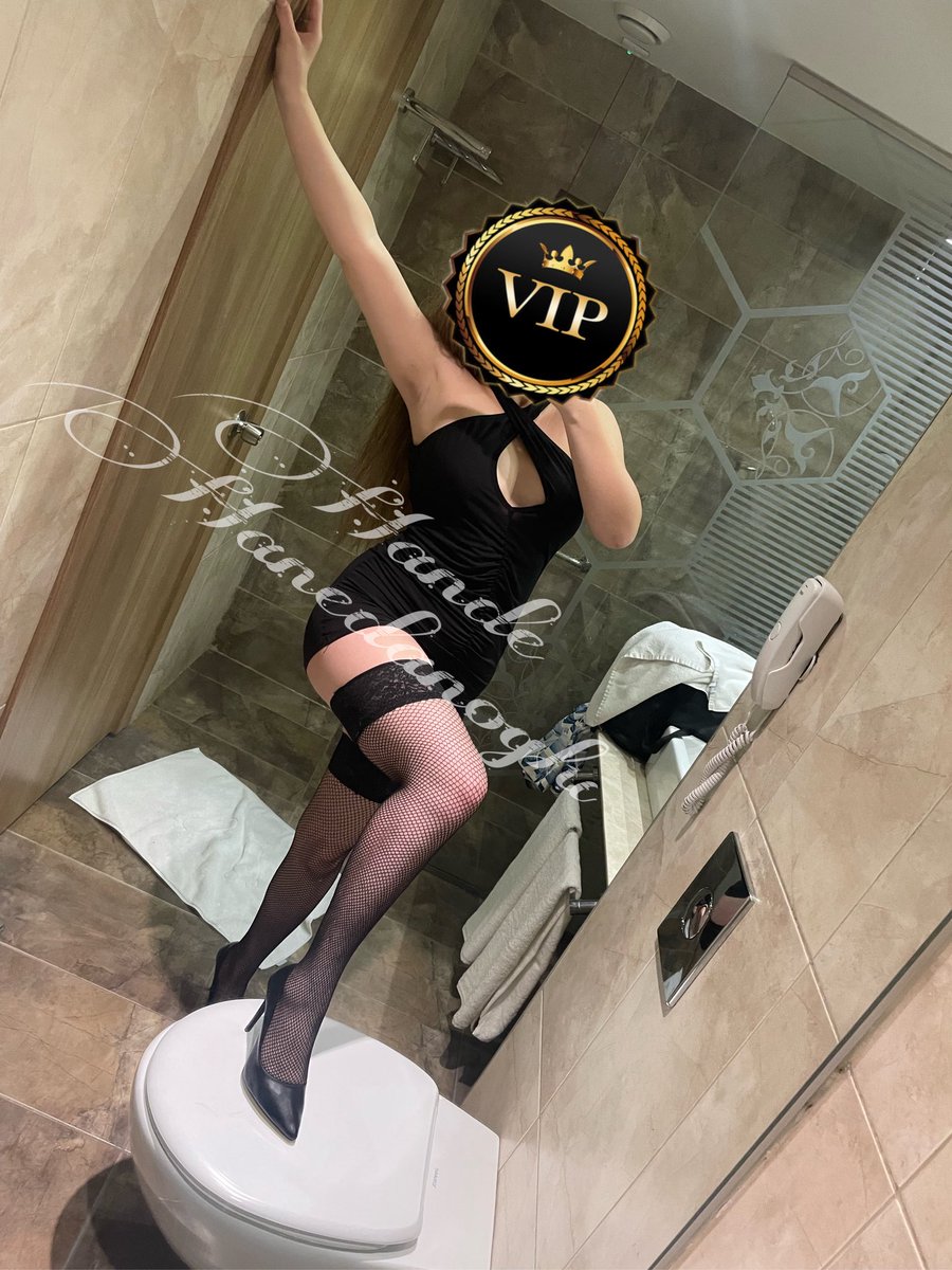 𝓗𝓪𝓷𝓭𝓮 tweet media