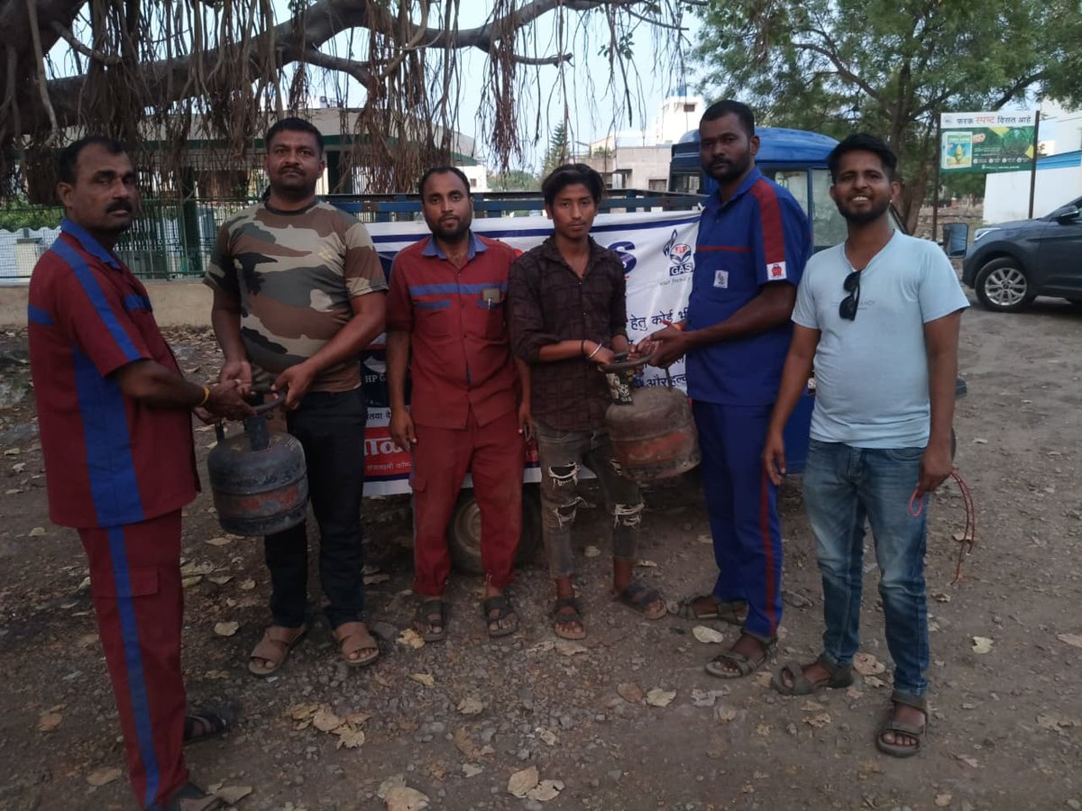 #HPGas appeals to all migrant workers to remain calm. Visit the nearest HP Gas Distributor with any valid ID proof and take your #5KgAppu cylinder home. 
#StayCalm #NoNeedToPanic  #SangliSalesArea#BalkrishnaGas
<a href="/HardeepSPuri/">Hardeep Singh Puri</a> <a href="/TheSureshGopi/">Suressh Gopi</a> <a href="/PetroleumMin/">Ministry of Petroleum and Natural Gas #MoPNG</a>  <a href="/HPCL/">Hindustan Petroleum Corporation Limited</a>