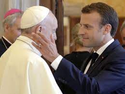 YvesDON's tweet image. Il ne fait pas #Nation.. #République⚡️il ne communie pas avec la #France, son peuple et ses drames vécus, il est hors sol de l'#Histoire passée &amp;amp; présente.. qu'il se retire de la #Politique est donc logique. POV #ouailles qui l'ont suivi &amp;amp; soutenu ramenés au même niveau😂🤡🇫🇷🚑🐍