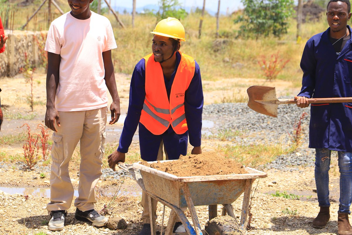 IcsTechcollege's tweet image. MASONRY COURSE. 
Our curriculum moves beyond basic bricklaying to explore the structural load-bearing, mortar chemistry and the blueprints of modern civil engineering. 
#masonry #construction #building #realestate #property #buildwithyou #collegestudents #ICSCollege