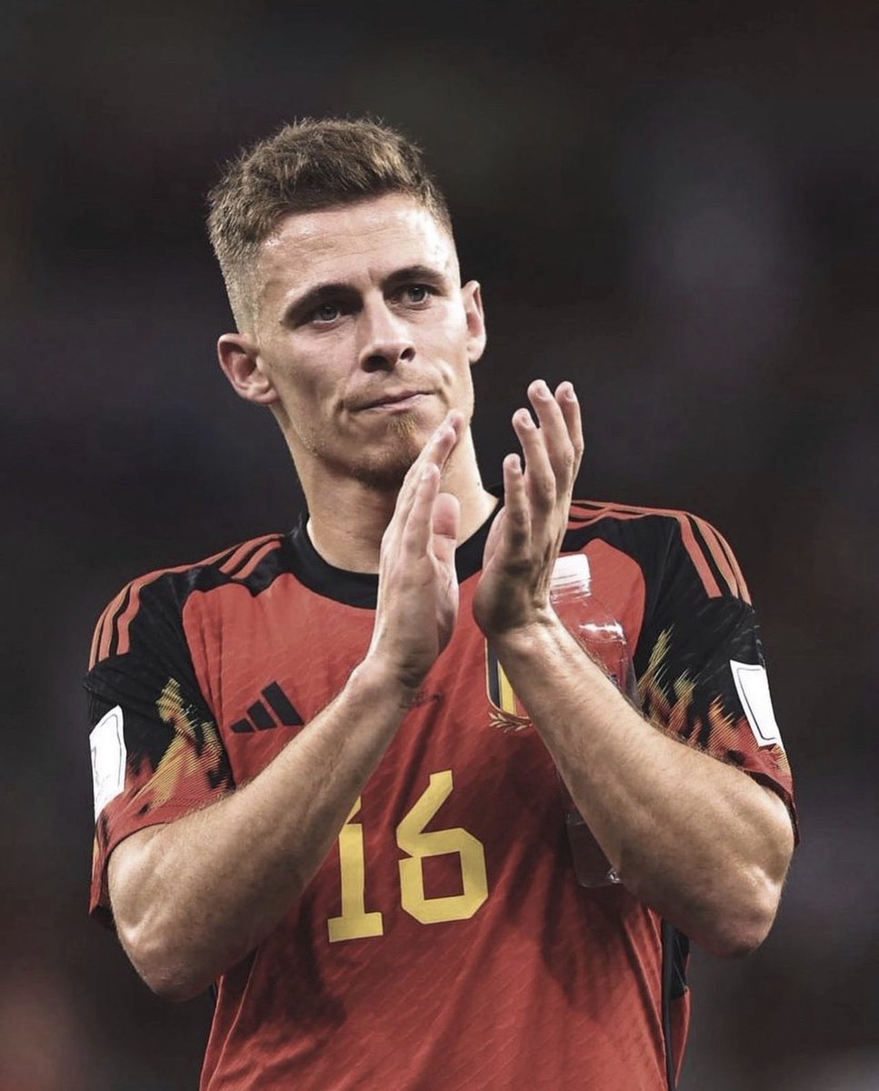 🟡🔴 Thorgan Hazard bientôt en Sang&amp;Or ! 

✍️ Le Belge a d’ores et déjà trouvé un accord personnel avec le RC Lens pour un contrat courant jusqu’en juin 2028. 

🏝️ Le Belge devrait rejoindre le club après ses vacances estivales. 

🟣 Il s’agit d’un transfert gratuit, pas