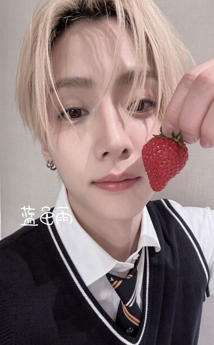 katy ᢉ𐭩 tweet media