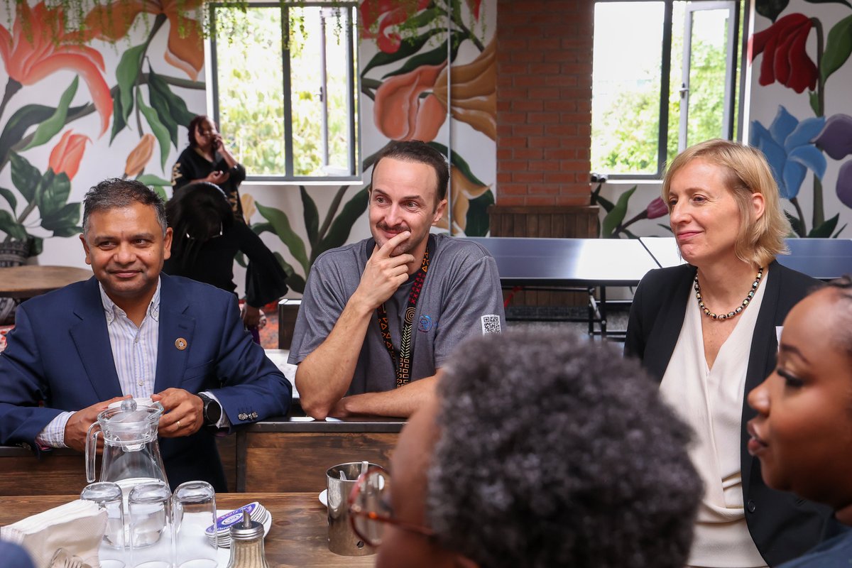 USAmbKenya's tweet photo. Strengthening 🇺🇸🇰🇪 tech partnerships! Incredible to learn more about @Oracle’s upcoming cloud infrastructure capabilities in collaboration with iXAfrica Data Center in Nairobi – powering innovation across East Africa, advancing American competitiveness in critical technology sectors, and expanding growth opportunities for employees. #USKenyaPartnership #DigitalTransformation #TechinKenya