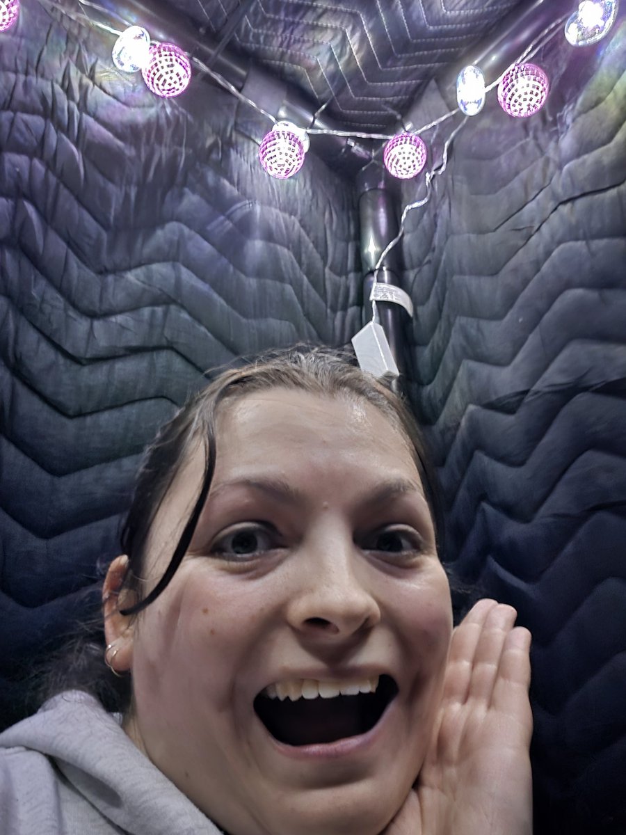 StefanieKatVA's tweet image. New booth addition alert!! I saw these ADORABLE lights from Kmart and they are the best new addition to my booth! ❤️🌟🎙
#kmart #voiceacting #VoiceActors #voiceover #voiceactor