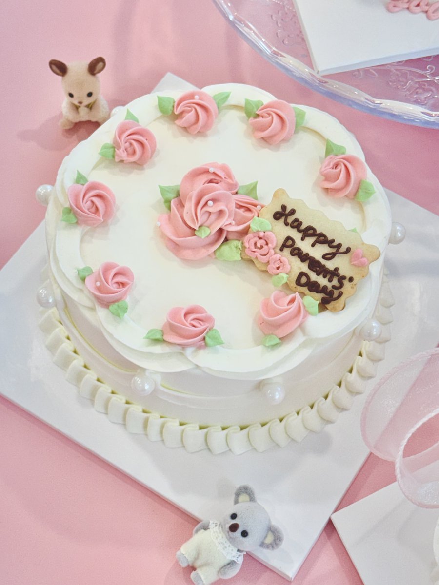 dsc_sugar's tweet photo. 어버이날 케이크 선예약 오픈했어요!
제 원픽은 예뽀니 빈티지 장미 케이쿠,,🌷

디자인 및 가격 안내👇🏻
https://t.co/9yHUsuPBsx https://t.co/XYkjhNbVc6