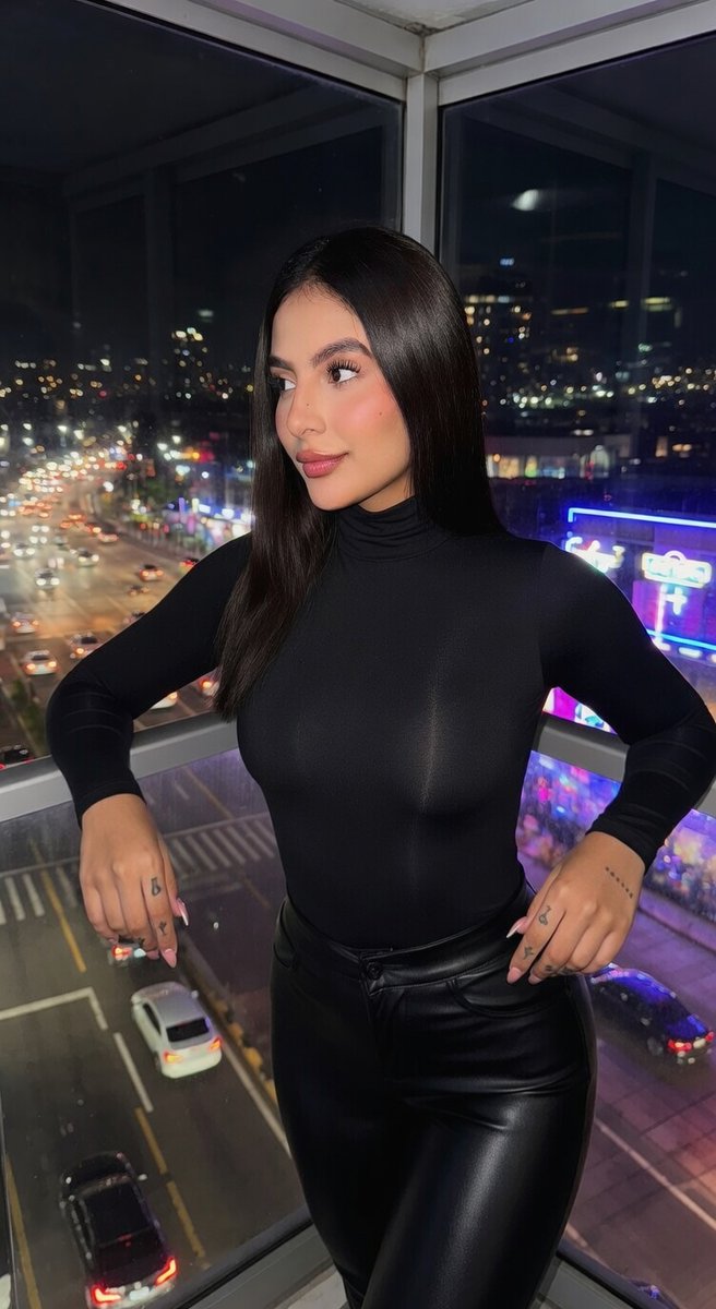 Eva Innocense tweet media