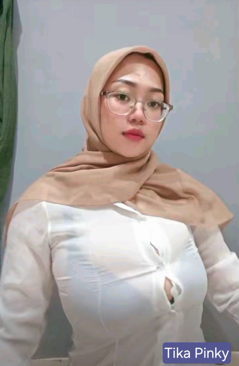 tika pinky tweet media