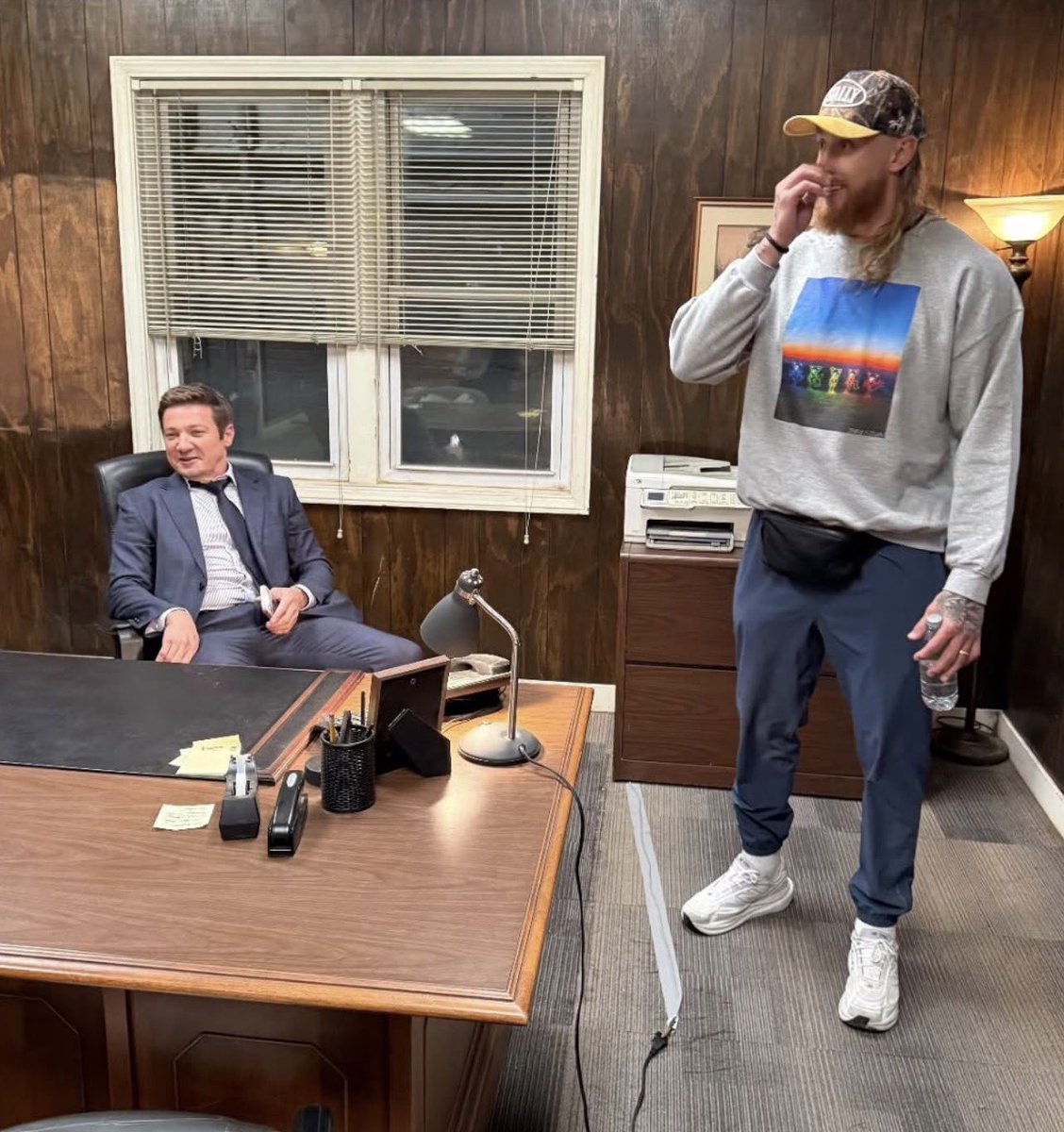 Jeremy Renner tweet media