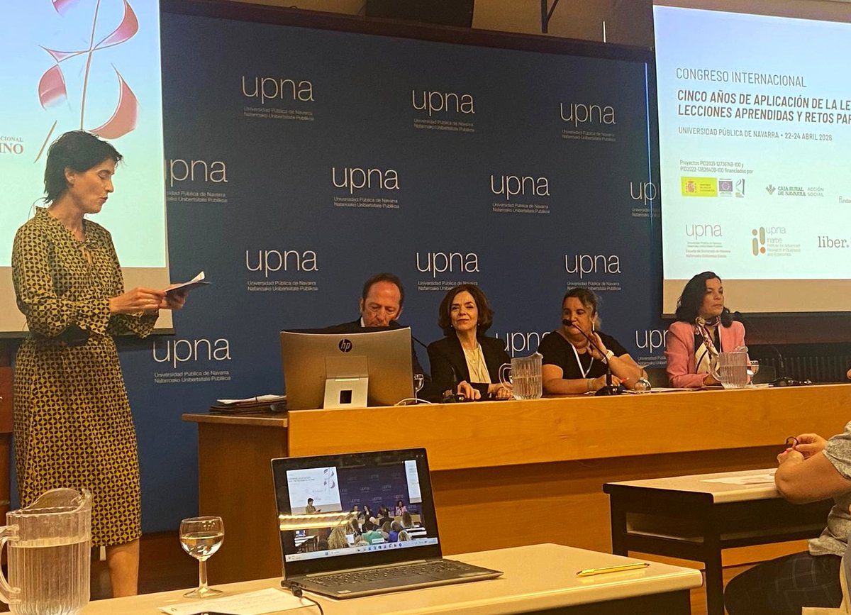 AsociacionLiber's tweet image. 🗣️ Federico Cabello de Alba de @FAEQUITAS, abordó la guarda de hecho y su acreditación en ámbitos judicial, notarial o bancario.

🗣️ Inés de Araoz de @Plenainclusion puso el foco en barreras como lenguaje técnico, falta de ajustes y necesidad de facilitación judicial.

#Apoyos