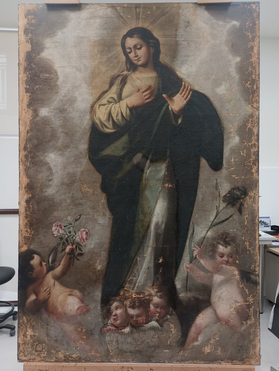Patrimonio_UGR's tweet photo. #UGRrestaura | Entre las dos imágenes de la Inmaculada Concepción del siglo XVII que mostramos al principio de esta entrada hay dos limpiezas, una acuosa, para eliminar suciedad superficial, y otra para la retirada de barnices oxidados y repintes históricos (aún en proceso) 
🧵👇🏻 https://t.co/F0fnoEulNl
