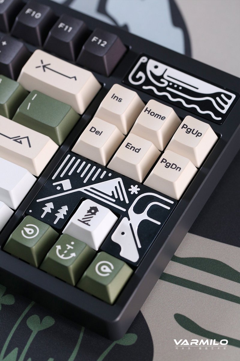 Varmilo_Zhh's tweet image. 😮Hygge ( hoo-gah) is a Danish concept of warmth, comfort, and everyday happiness.
🤗The VA80 Hygge blends Nordic elements with a cozy design, turning simple moments into a more joyful way of living.
varmilo.com/products/va80-…
 #wfh #motivation  #creative  #coding  #gaming