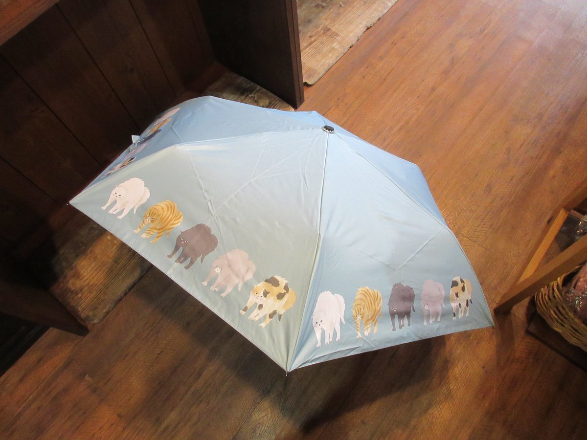 【新着】晴雨兼用折りたたみ傘　ヤンノカキャット
ヤンノカ、ヤンノカ、ヤンノカ…😸
雨のお出掛けが楽しくなる傘です。