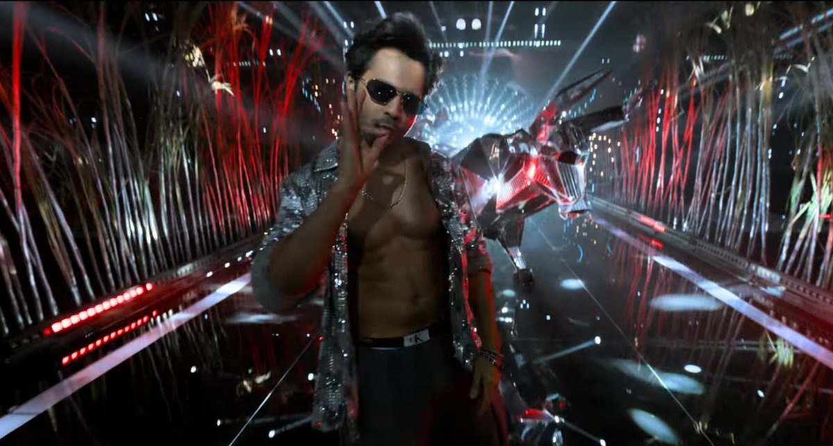 filmibeat's tweet image. Birthday boy #VarunDhawan sets the dance floor ablaze with his killer moves and sizzling chemistry in WOW fans are loving every bit!💥😍
#Filmibeat #Bollywood #HaiJawaniToIshqHonaHai